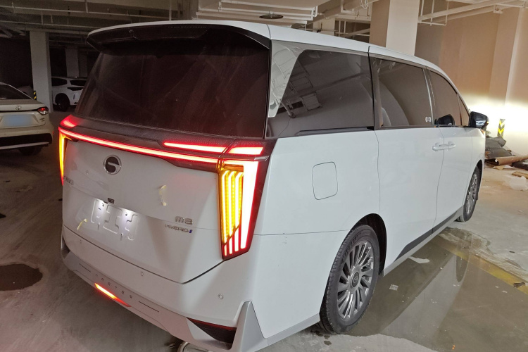 广汽传祺 传祺M8 2023款 宗师系列 双擎 御尊版车身外观6006