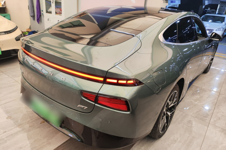 小鹏P7 2023款 P7i 702 Pro车身外观6005