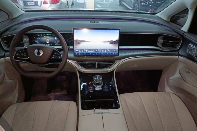 腾势D9 2024款 DM-i 980 四驱尊贵型中控内饰12