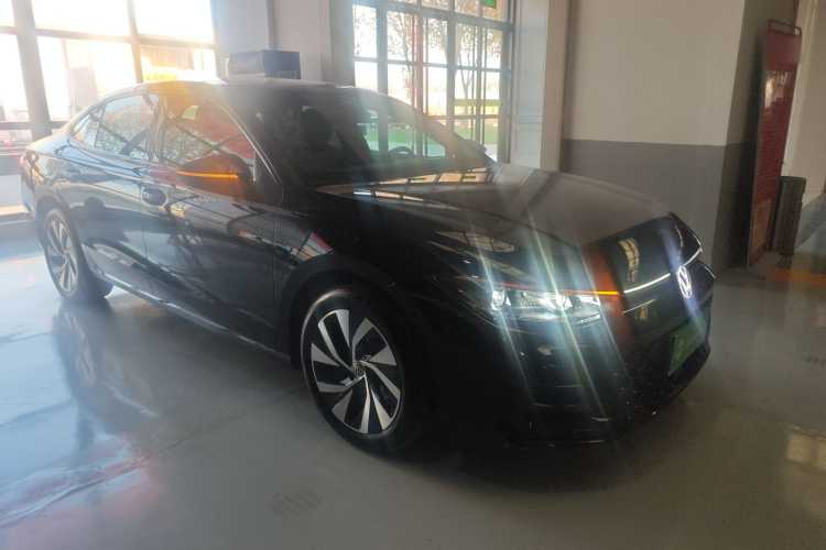 大众 帕萨特 2025款 Pro 380TSI 星空龙运版车身外观3