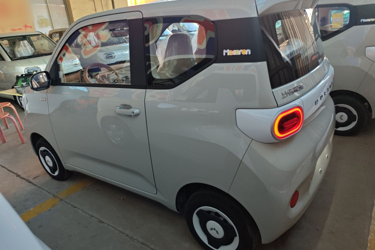 五菱汽车 宏光MINIEV 2024款 第三代 215km 青春版车身外观4