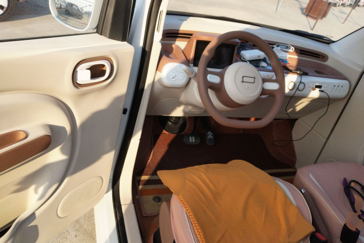 奔腾小马 2026款 222km 萌趣马 Plus中控内饰7003