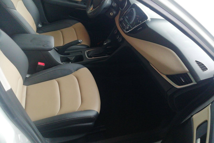 雪佛兰 科鲁泽 2022款 320 自动悦享天窗版局部细节41