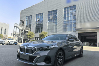 宝马i5 2024款 eDrive 35L 尊享型 M运动套装