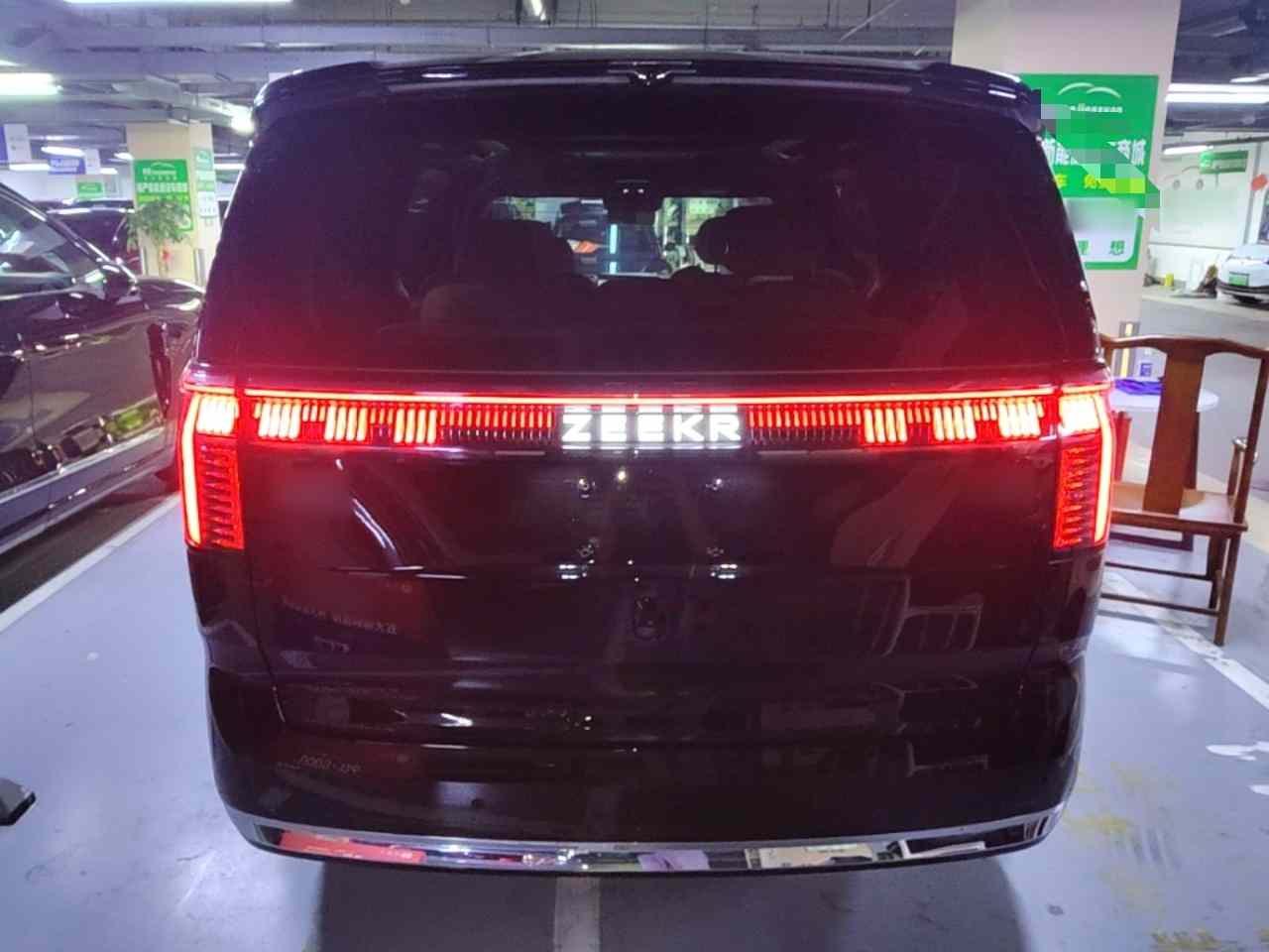极氪009 2024款 七座过道版 108kWh(3)