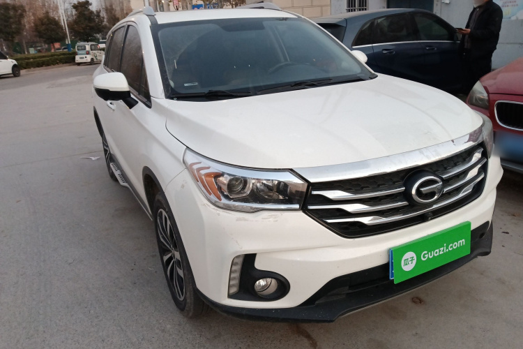 广汽传祺 传祺GS4 2017款 235T 自动两驱豪华智联版车身外观3