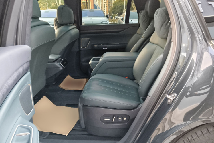 蔚来ES8 2023款 100kWh 签名版中控内饰21