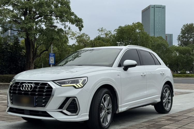 奥迪Q3 2020款 40 TFSI 时尚动感型车身外观1