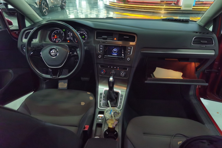 大众 高尔夫 2016款 230TSI 自动舒适型中控内饰12