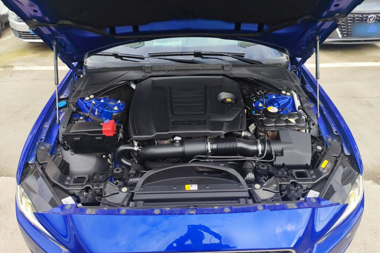 捷豹XEL 2018款 2.0T 200PS 豪华版机舱底盘24