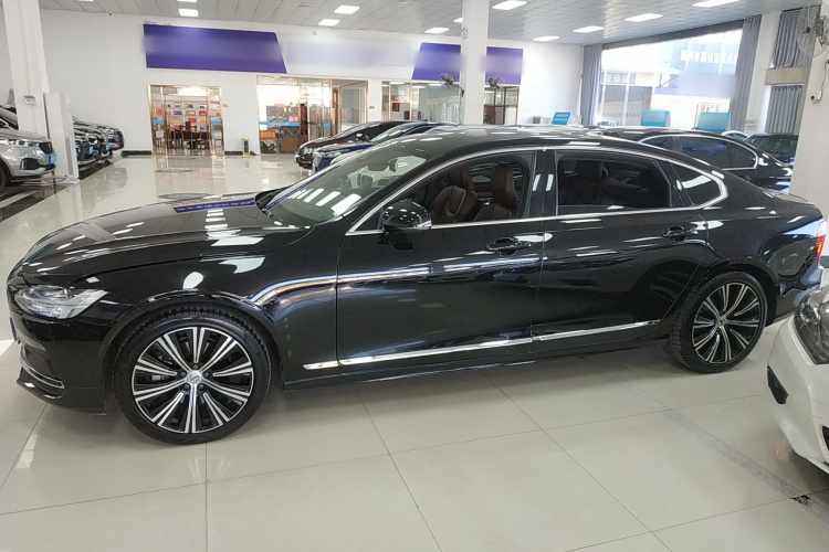 沃尔沃S90 2024款 B5 智远豪华版车身外观4