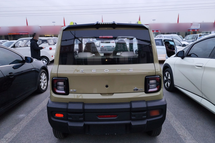 吉利银河 2025款 210km 熊猫骑士车身外观6