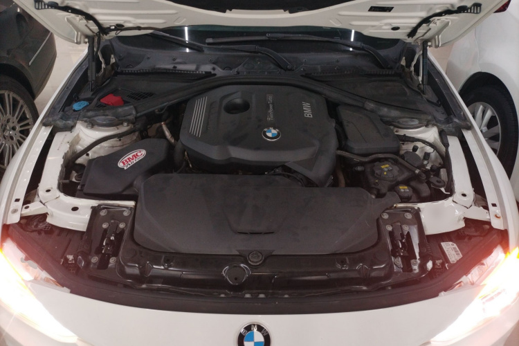 宝马3系 2018款 320i M运动套装机舱底盘24