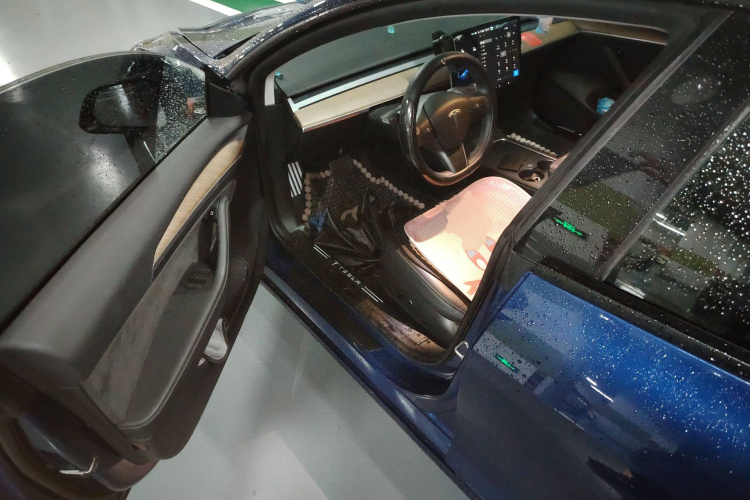 特斯拉 Model 3 2021款 标准续航后驱升级版中控内饰7003