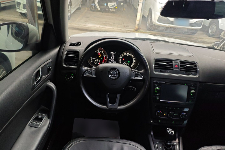 斯柯达 Yeti 2014款 1.4TSI DSG极地版中控内饰13