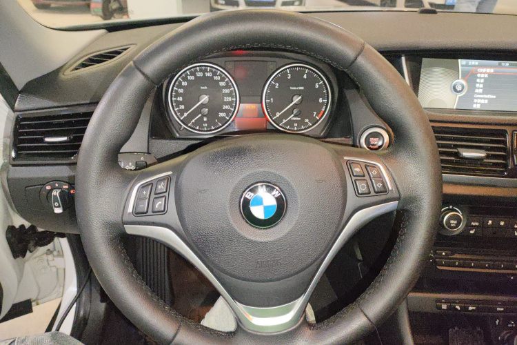 宝马X1 2015款 sDrive18i 领先晋级版中控内饰13