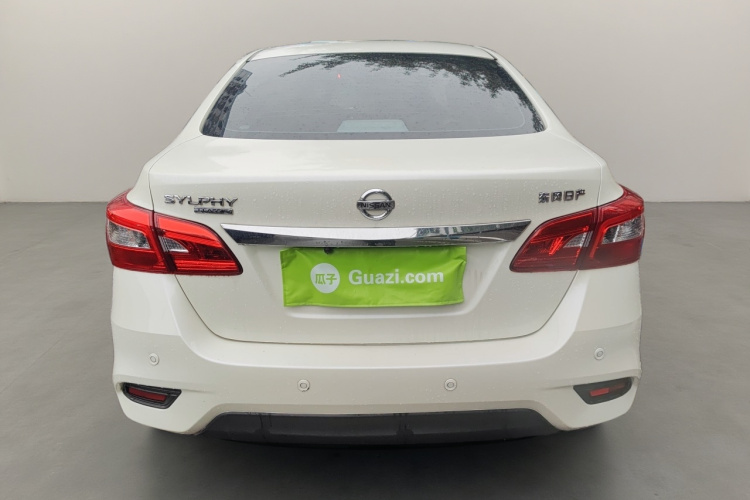 日产 轩逸 2022款 经典 1.6XE CVT舒适版车身外观6