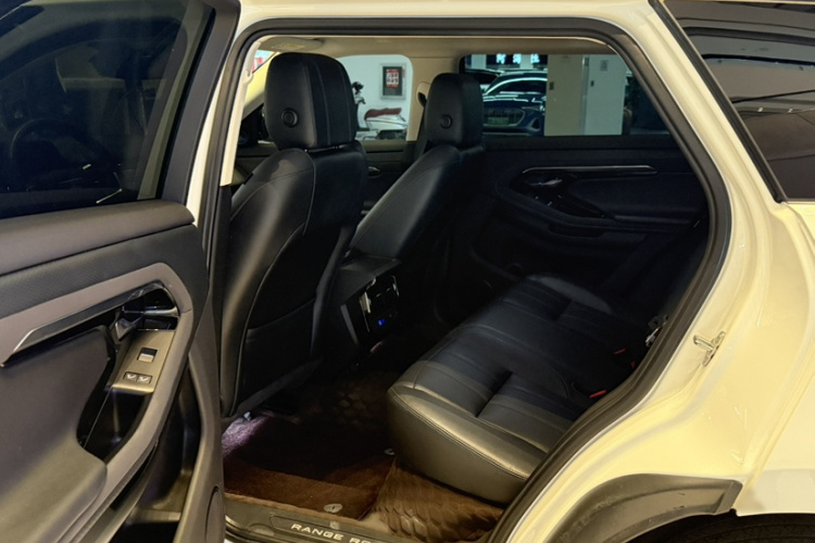 路虎 揽胜极光 2021款 极光L 249PS R-Dynamic S 性能版中控内饰7007