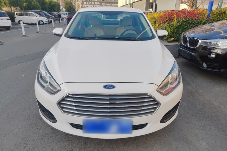 福特 福睿斯 2017款 改款 1.5L 手动舒适型车身外观2