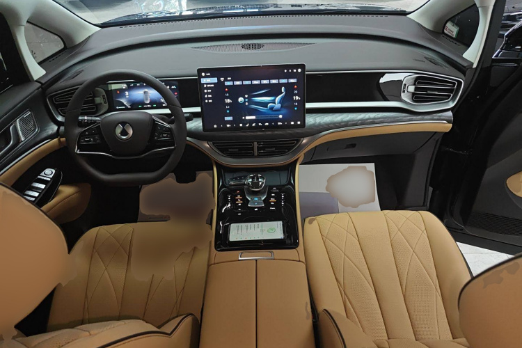 腾势D9 2024款 DM-i 1050 尊享型中控内饰12