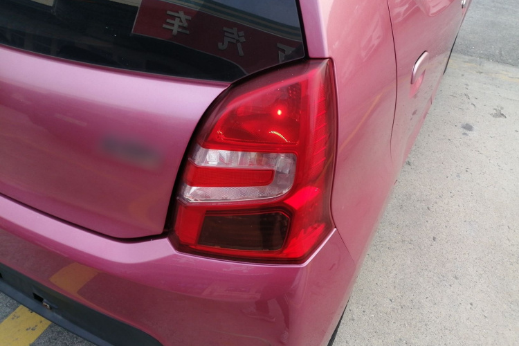 铃木 奥拓 2013款 1.0L 自动豪华型车身外观6006