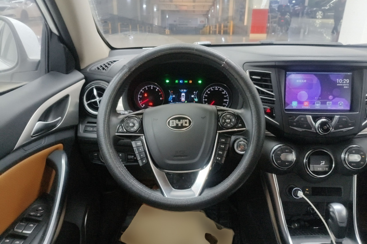 比亚迪 宋 2016款 2.0TID 自动豪华型中控内饰13