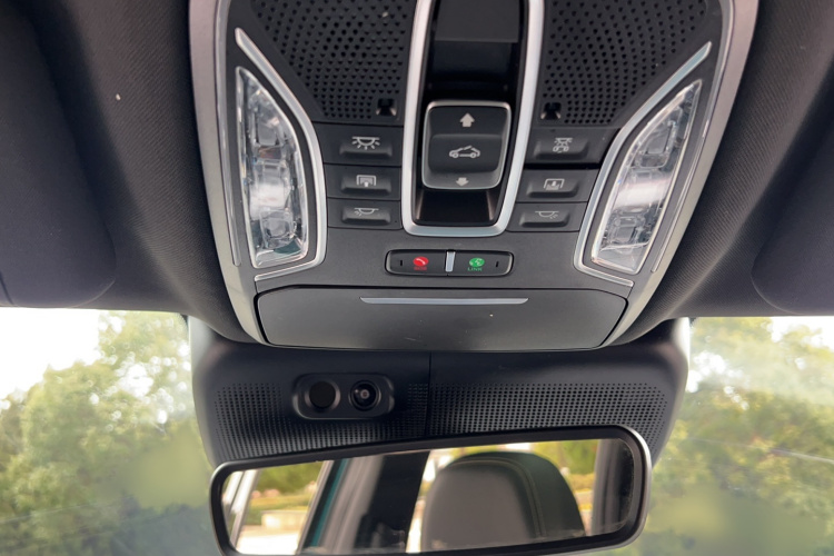 广汽传祺 传祺GS8 2022款 领航系列 2.0TGDI 两驱尊贵版（七座）中控内饰7014