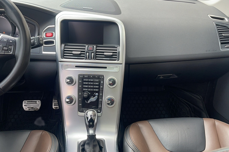 沃尔沃XC60 2017款 T5 AWD 智远升级版中控内饰7006