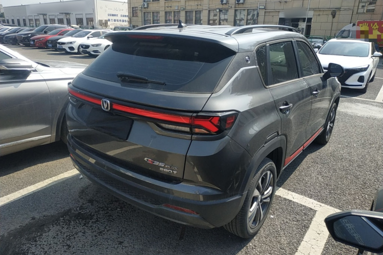 长安CS35PLUS 2023款 畅享版 1.4T DCT豪华型车身外观7