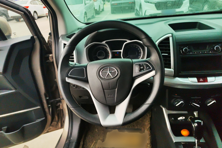江汽集团 瑞风S3 2016款 1.5L CVT豪华型中控内饰13