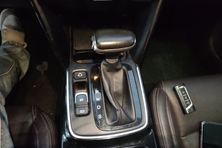 广汽传祺 传祺GS4 2018款 235T 自动两驱精英百万纪念版局部细节18