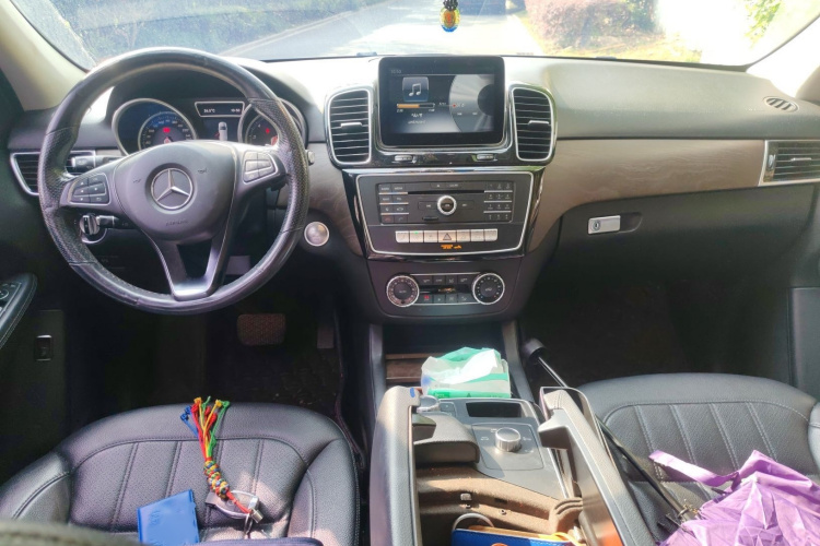 奔驰GLE 2016款 GLE 320 4MATIC 动感型中控内饰7002