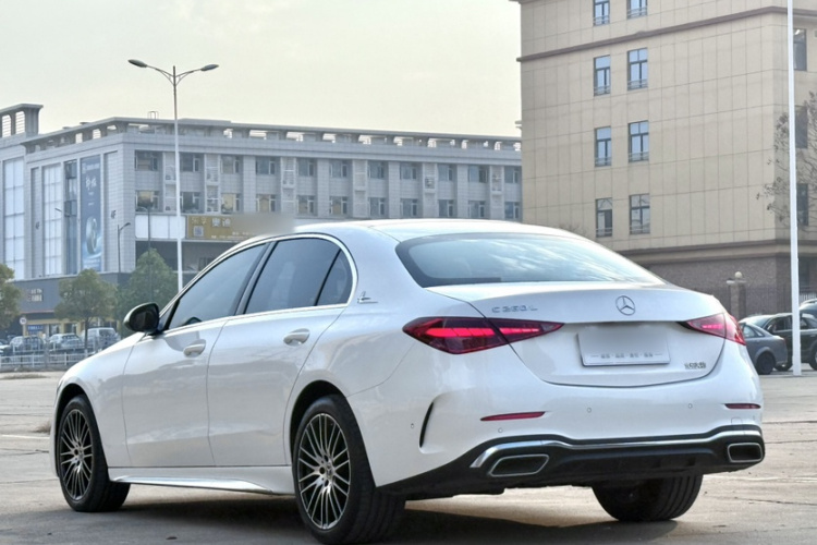 奔驰C级 2023款 C 260 L 运动版车身外观6012