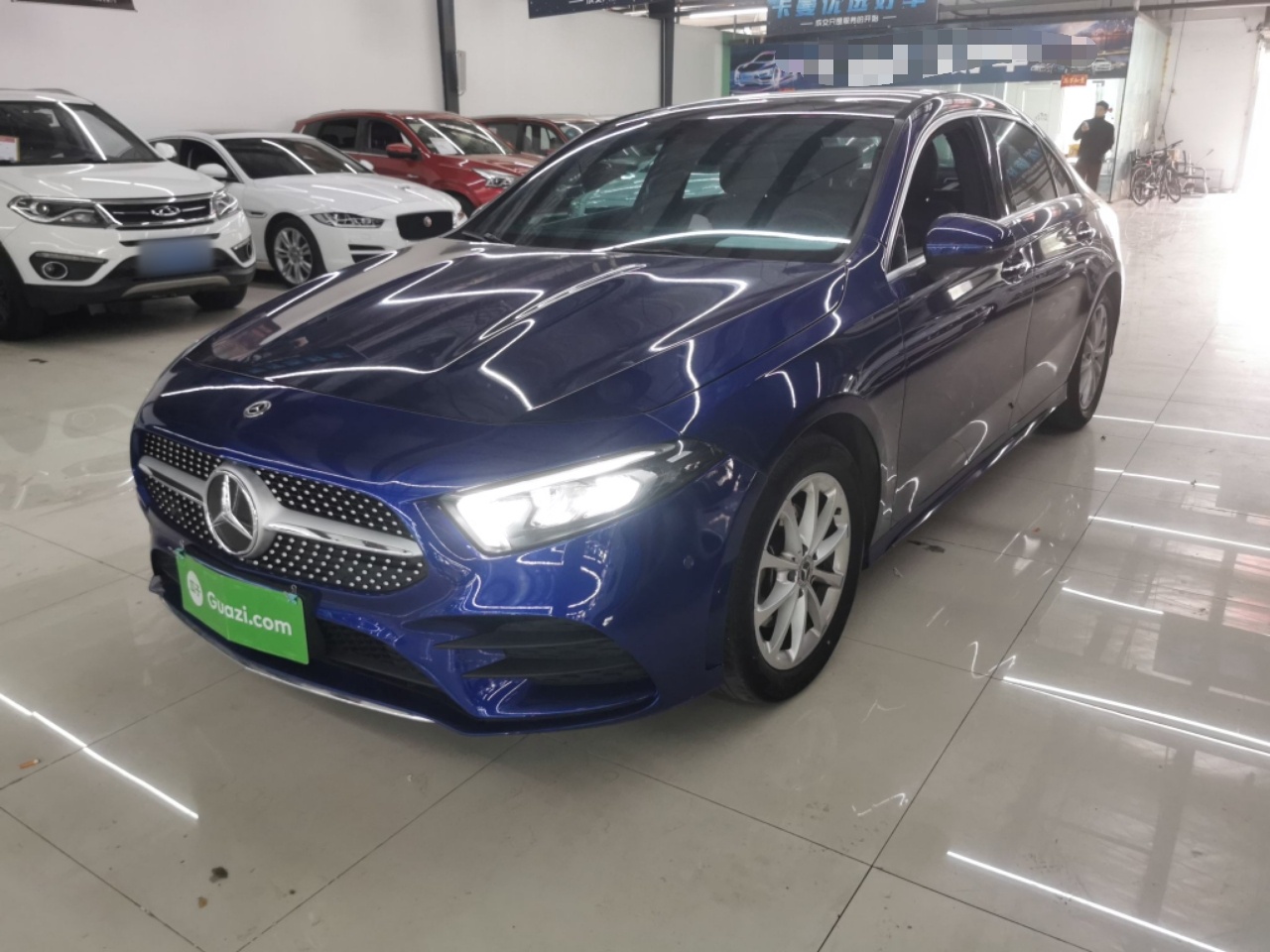 2020款 奔驰A级 改款 A 200 L 运动轿车动感型图片