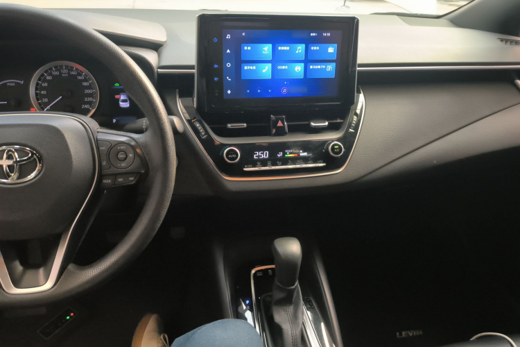丰田 雷凌 2021款 双擎 1.8H E-CVT豪华版中控内饰7002