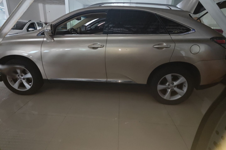 雷克萨斯RX经典 2011款 270 典雅版车身外观4