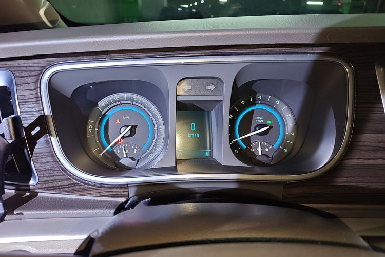 别克GL8 2013款 3.0L XT豪华商务旗舰版局部细节14