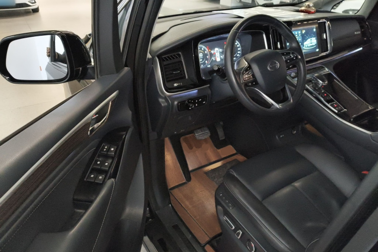 广汽传祺 传祺M8 2021款 领秀系列 390T 至尊版中控内饰7003