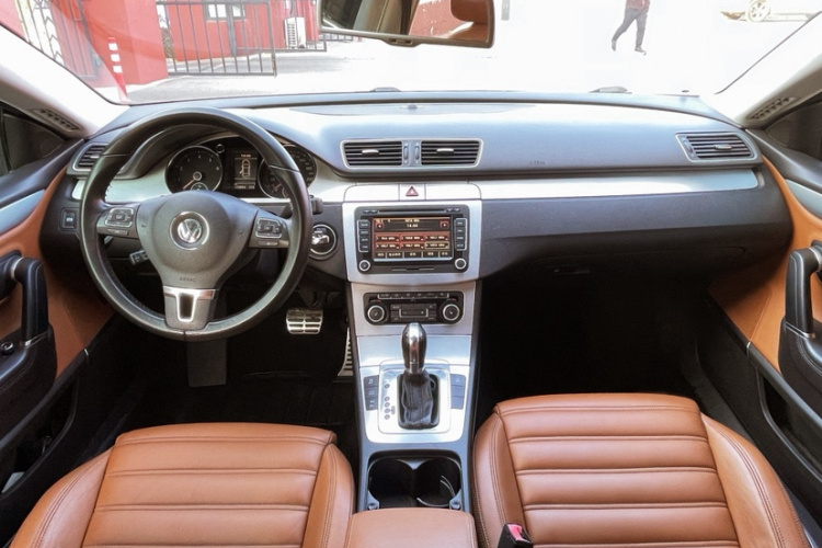 一汽-大众CC 2011款 2.0TSI 至尊型中控内饰7002