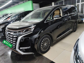 腾势D9 2022款 DM-i 970 四驱旗舰型