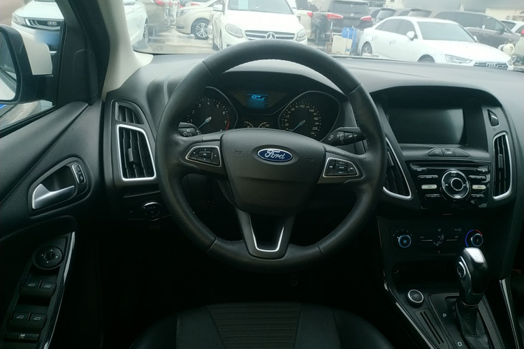 福特 福克斯 2018款 三厢经典 1.6L 自动风尚型智行版局部细节13