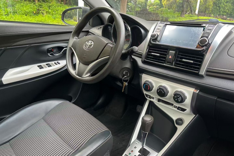 丰田 YARiS L 致炫 2015款 1.5G 自动炫动天窗特别版中控内饰7002