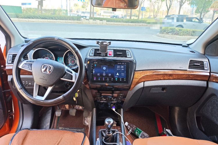 北汽威旺S50 2016款 1.5T 手动欢动舒适型中控内饰12