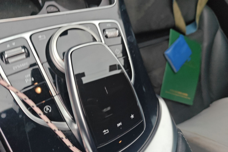 奔驰C级 2018款 C 200 运动版局部细节18