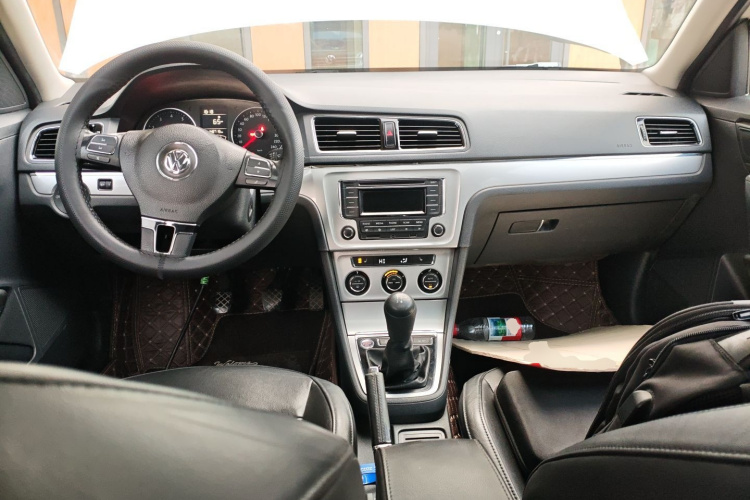 大众 朗行 2013款 1.4TSI 手动豪华型中控内饰12