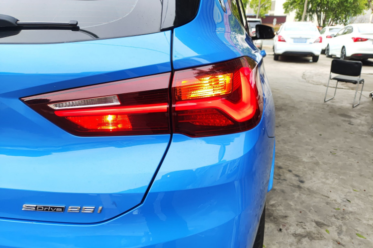 宝马X2 2021款 改款 sDrive25i 曜夜版车身外观6001