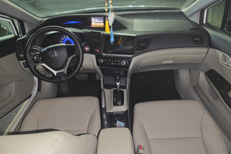 本田 思域 2014款 1.8L 自动舒适版中控内饰7001
