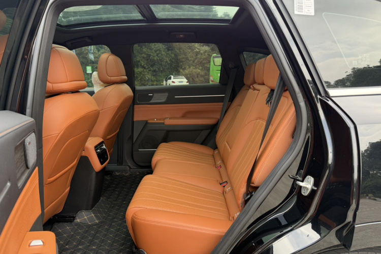 捷途山海L7 PLUS 2025款 121km 舒适版 5座中控内饰7005