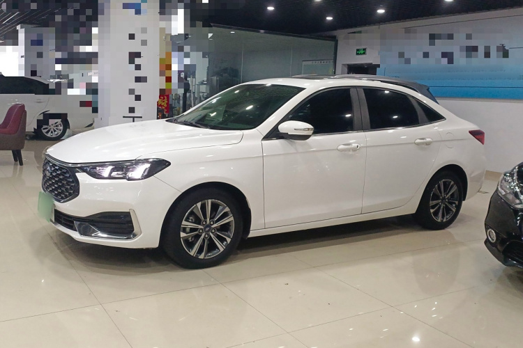 福特 福睿斯 2021款 1.5L 自动钻石版车身外观4