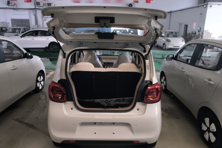 五菱汽车 宏光MINIEV 2025款 四门版 进阶款机舱底盘23